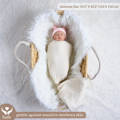 Meracorallo Muslin Swaddle Blanket fabric texture highlights breathable comfort for warm-weather use.