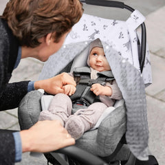 Metplus easy-velcro straps provide secure installation on most carriers in seconds.