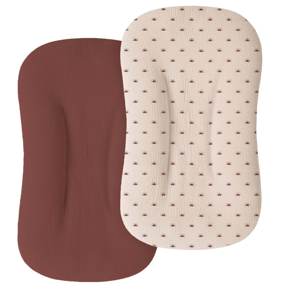 Mi Flor Muslin Baby Lounger Cover provides full-coverage fit for snug, slip-free lounging.