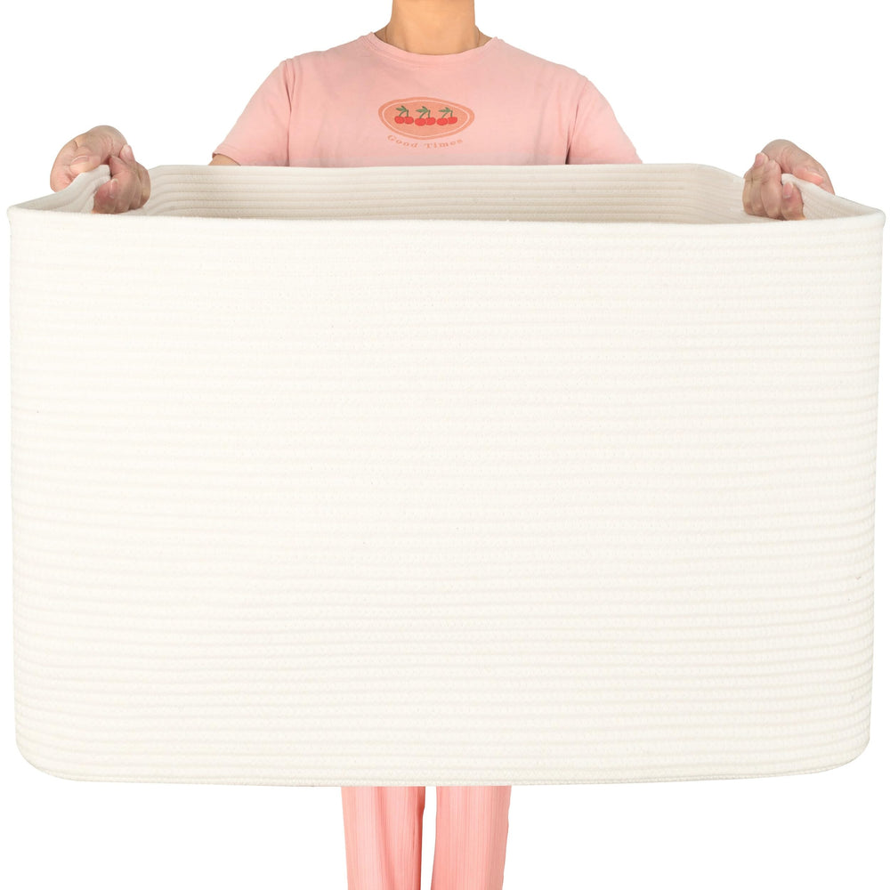 MINTWOOD Design 112L blanket basket cream with handles enables easy laundry storage.