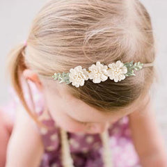 mligril soft skin-friendly nylon material emphasizes gentle touch for delicate baby skin.
