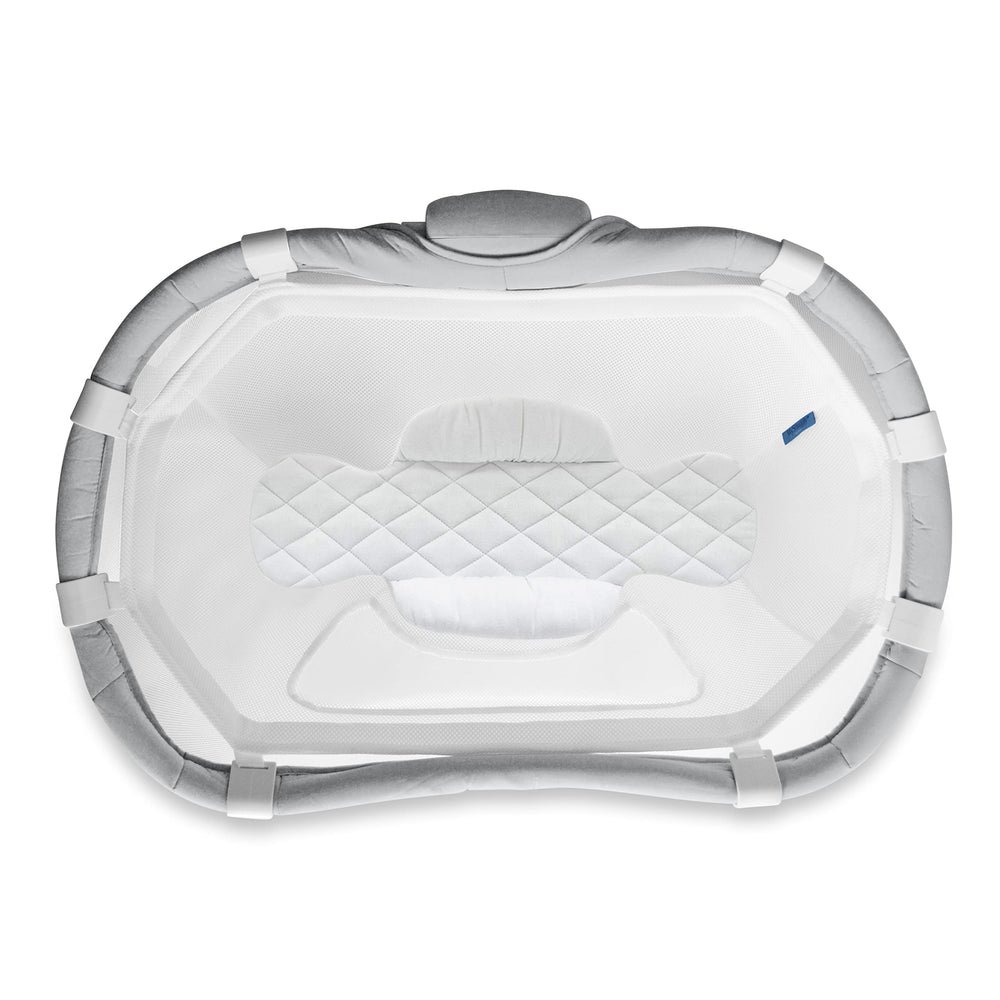 MySnuggly Sleep Solution demonstrates Halo 3.0 bassinet compatibility for flat-sleep safety.