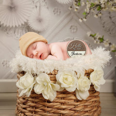Namalu marker pen for baby sign provides smooth writing for quick personalization.