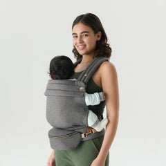 ·NEST BLANCHE· detachable belt bag use highlights hands-free storage while you move.