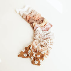 Niceye handmade cotton-linen bows provide soft comfort on delicate baby hair