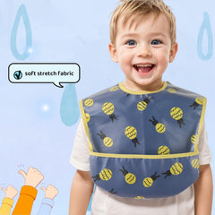 norinori baby bib open-pocket demonstrates the large 3D pocket catching spills