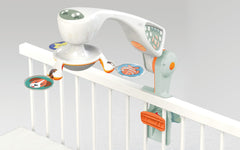 Nurture Smart rotating disks with bold colors to engage developing vision.