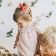 OAOLEER hair bows 20-color swatch highlights vibrant variety for outfits.