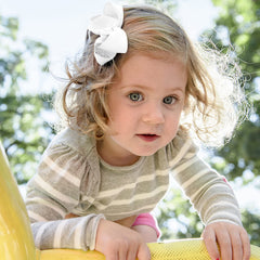 OAOLEER white 3-inch bow compact clip for tiny hairstyles