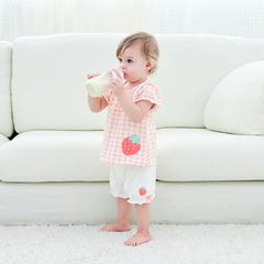 Oberni bottle with non-slip handle enhances grip during feeding