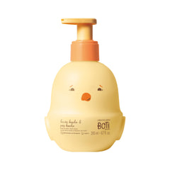 O Boticário Boti Baby bath lotion bottle showing gentle moisturization for delicate baby skin