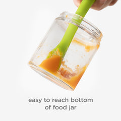 Olababy suction-bowl-with-lid keeps meals neatly contained on trays.