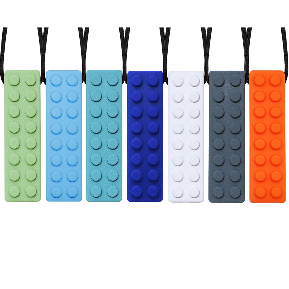 Olugu chewing necklace with blocks provides tactile stimulation for calm focus.