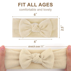 ONENINEDREAM elastic baby headband demonstrates easy fit from newborn to toddler.