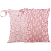 Opgroeie wet/dry bag with two pockets, closed, ideal for organized travel.