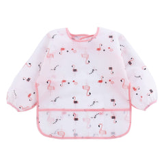 PandaEar smock pocket design catches crumbs, helping quick cleanup after feeding.