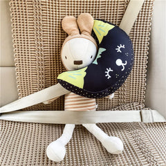 PENINSULA LOVE head-neck support pillow provides steady rest during travel.