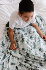 Pobibaby soft neutral baby blanket in toddler bed promotes warmth during nights