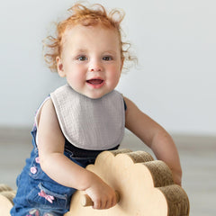 POIKSHARK bib drooling-use-scenario demonstrates practical drool protection during meals