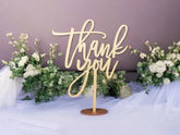 QENWWENG Thank You Table Sign on Stand enhances a warm welcome at events.