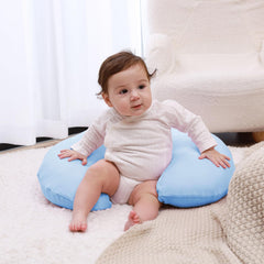 QUENESS nursing pillow large fits around the waist for comfortable, hands-free feeding sessions.