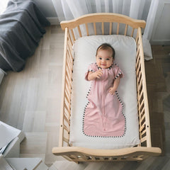 QUENESS two-way zipper swaddle enables quick diaper changes with skin protection