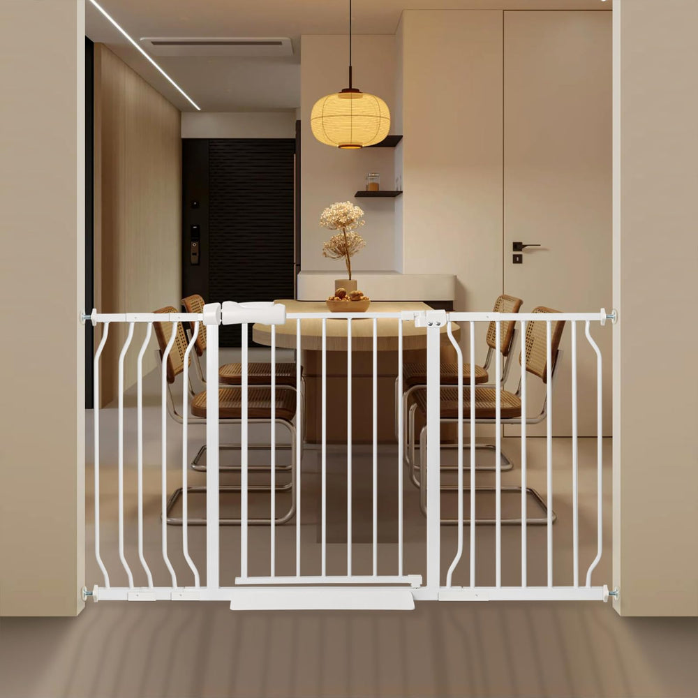QwickNesty extra-wide gate with door-pressure mounting for quick, tool-free installation.