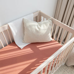 ROMY RO muslin crib sheet is easy to wash and machine-friendly for busy parents.