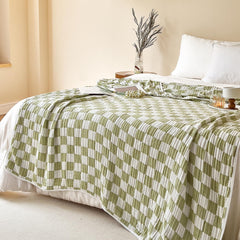 SANACYNA double-sided pattern with sturdy stitching highlights durability.