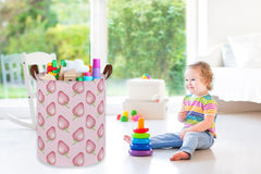 Sanjiaofen two-handled hamper moves laundry easily between rooms