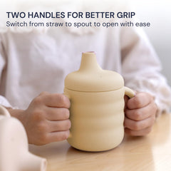 SASSIE KIDZ Vaanshie leakproof double-seal lid prevents messes at home.