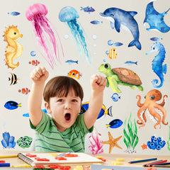 Sinekong turtle decal creates friendly sea life in a bedroom