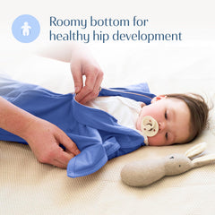 SleepingBaby Zipadee-Zip roomy baby swaddle illustrating hip-friendly space