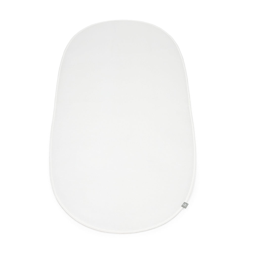 Stokke Sleepi Protection Sheet V3 white top view protects mattress from nighttime moisture
