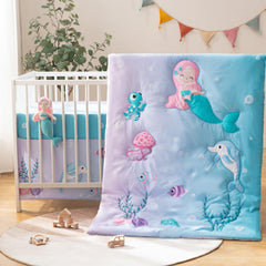 TCOYIWL 4-piece crib bedding cartoon quilt, reversible designs for cozy, calming nursery ambience.