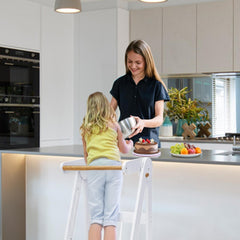 TDKDHoming folding mechanism in action enables compact storage after meals.