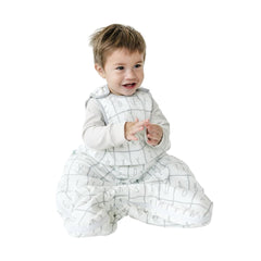Tealbee Grow with Baby Sleep Sack shows adjustable snaps for growing infants, enabling a longer wear window.