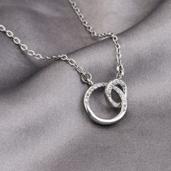 TGBJE Madrina Necklace stainless steel close look, lead-free and nickel-free for safe wear.