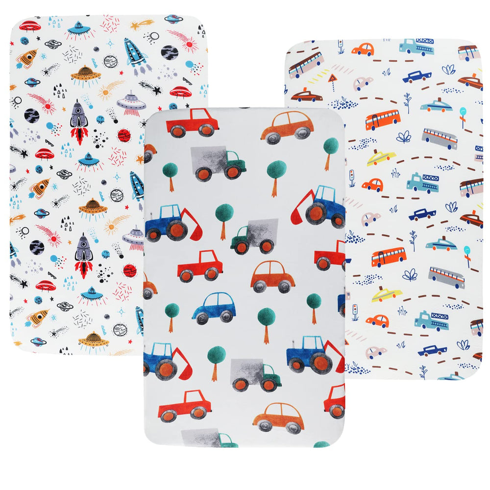 Tontukatu bassinet sheet 3-pack package shows easy care bedding for busy parents.