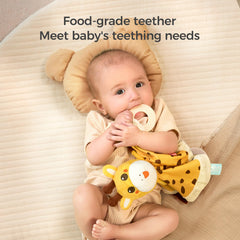 Tumama Kids security blanket with teething rings supports soothing teething moments.