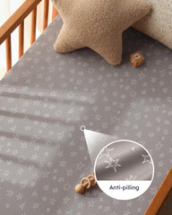 Unnivoll elastic-band design ensures easy installation and a snug fit.