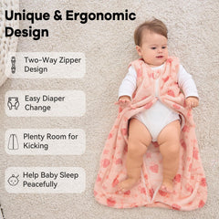 Unnivoll sleep sack opened slightly reveals soft interior fleece warmth.