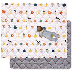VIVIDVIBEBEARPAS odorless premium foam play mat close-up shows soft microfiber surface for gentle crawling.
