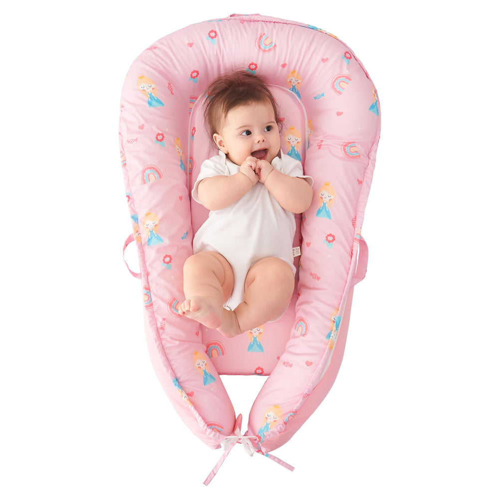 Viviland baby lounger snuggle me close-up shows soft fabric for cozy newborn comfort.