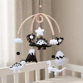 VN3BTOY Montessori baby mobile with black-and-white dinosaur contrast for visual focus