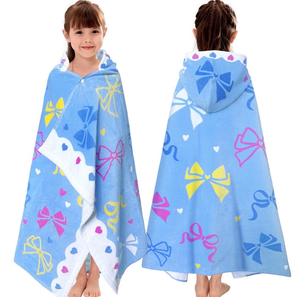 VOOVA & MOVAS hooded towel with bow design, kid-friendly beach fashion.