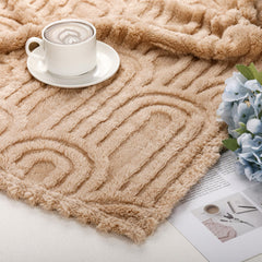 Wiwiqing soft fleece blanket texture closeup emphasizing lightweight warmth for little ones.