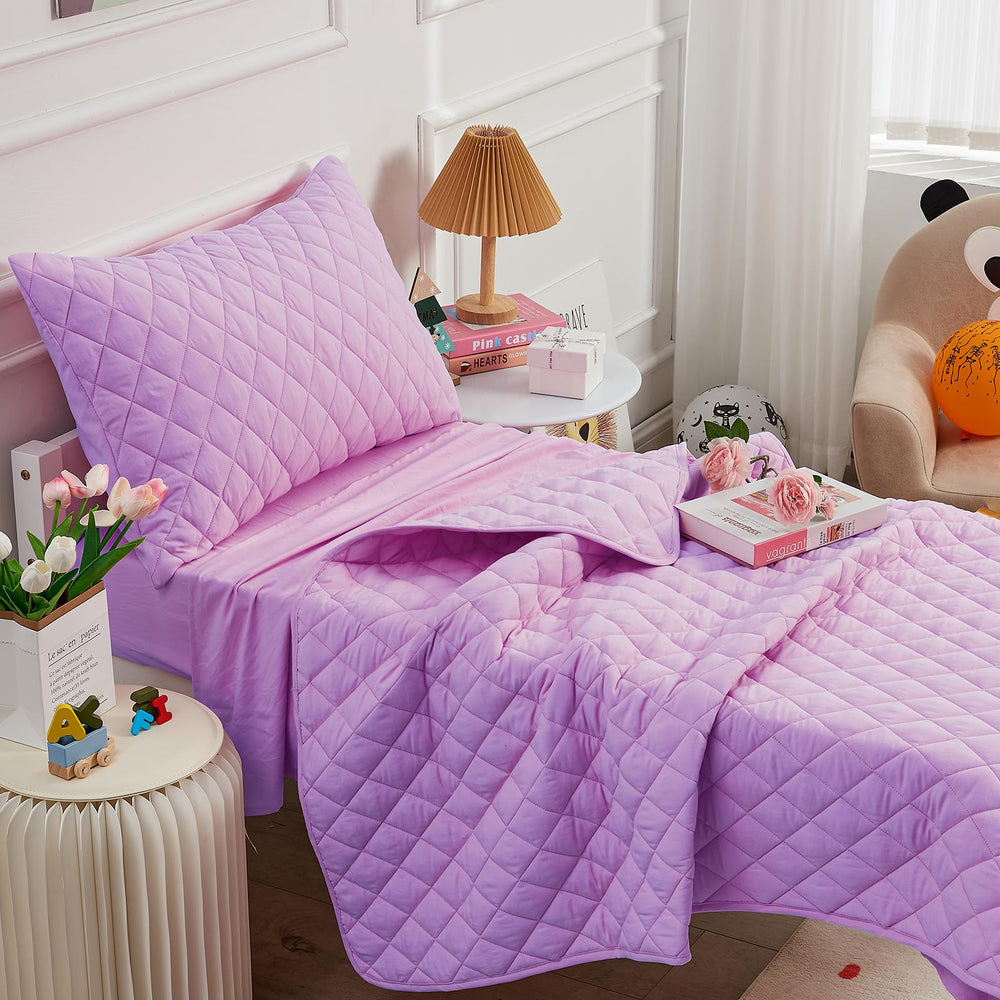 Wowelife comforter purple toddler set close-up shows ultra-soft microfiber for gentle warmth.