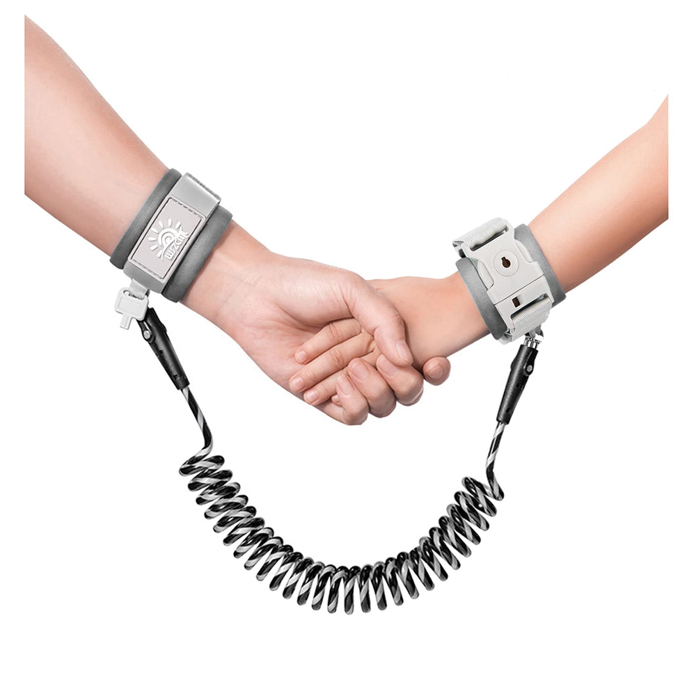 WSZCML Toddler Harness Lock image demonstrates protective lock to prevent self-opening in crowds.