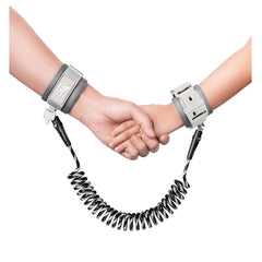 WSZCML Toddler Harness Lock image demonstrates protective lock to prevent self-opening in crowds.